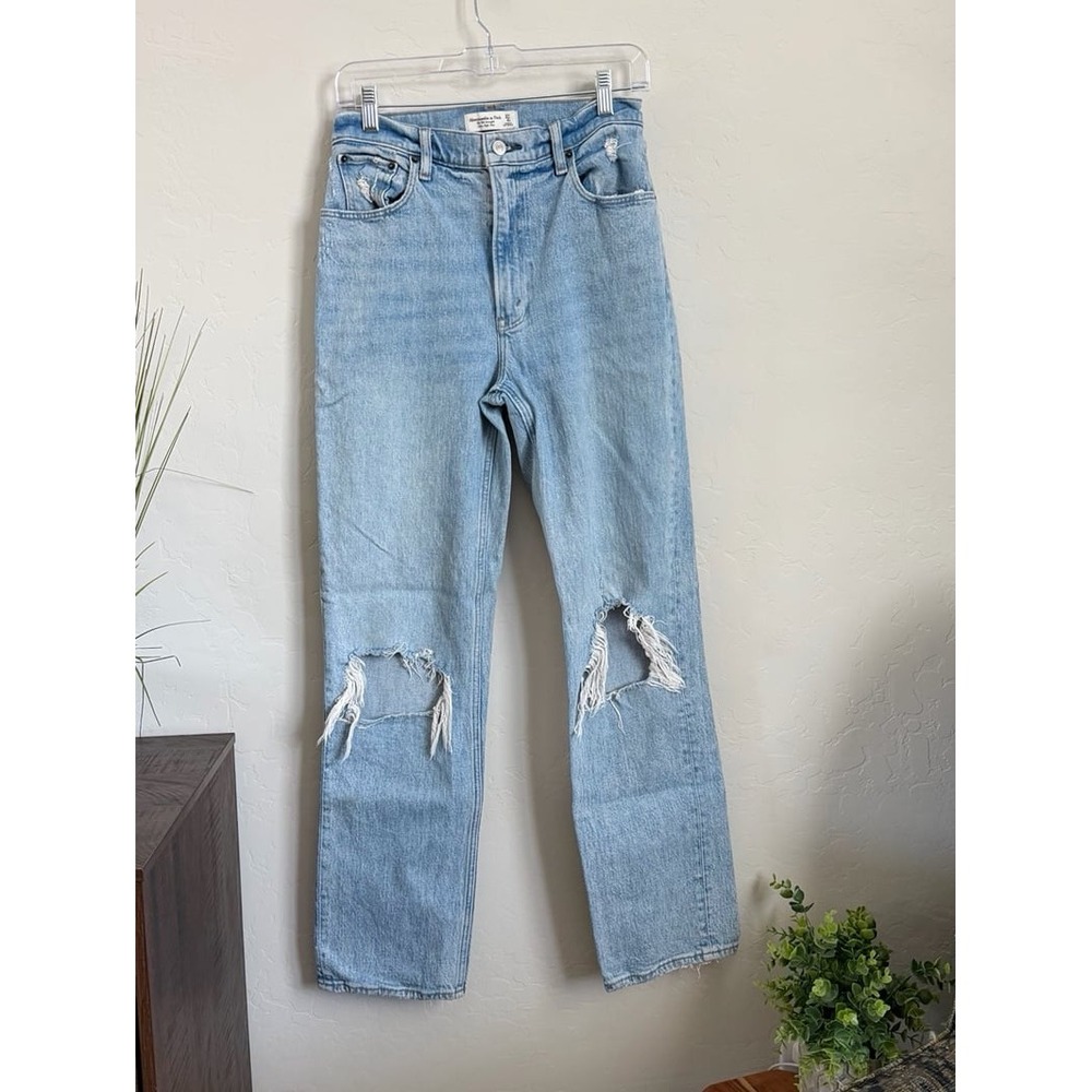 Abercrombie & Fitch 90s Straight Ultra High Rise Distressed Jeans 27 4R Light